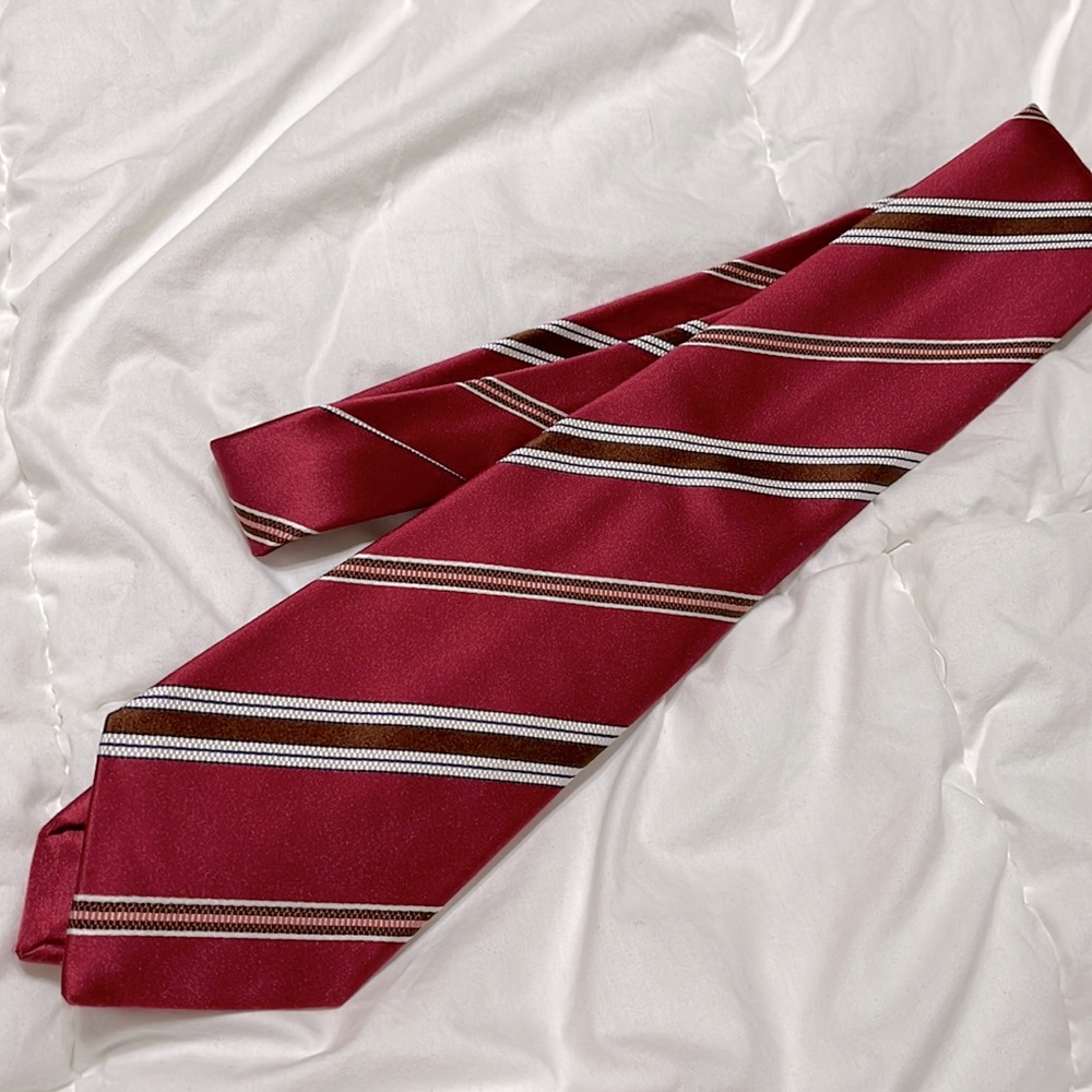 EUC. Isaia tie. Made in Italy.